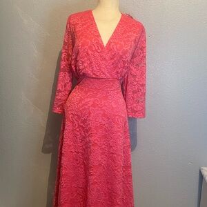 Chic Fuchsia Lace Long Sleeve Dress